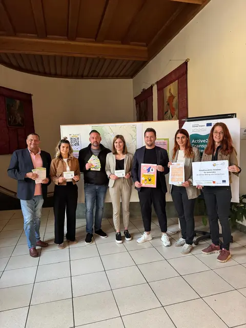 Eine gemeinsame Informationsveranstaltung zum Thema Bewegung gab es im Rathaus: Eduard Posch, Magdalena Thaller-Schneider (FH), Christoph Theiler, Selina Oszotivics (FH), Adrian Kubat,  Carina Laschober-Luif, Cordula Müller (Mobilitätszentrale) | Foto: Stadtgemeinde Pinkafeld