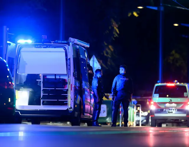 Die 24-Jährige wurde schwerstverletzt in der Wohnung gefunden und in eine Klinik gebracht. Nun hat sie den Kampf um ihr Leben verloren.  | Foto: MAX SLOVENCIK / APA / picturedesk.com