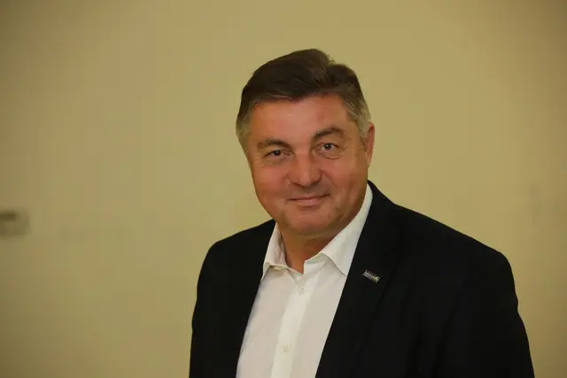 Gerhard Meixner ist Bürgermeister der Marktgemeinde Gnas. | Foto: Meinbezirk/H. Potzinger