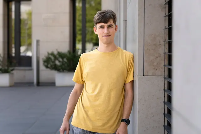 Matthias Stieger absolvierte während Corona seine Lehre im ISTA. Nach einer Pause beim Zivildienst kehrte er nun nach Maria Gugging zurück und heuerte in der IT an. | Foto: ISTA