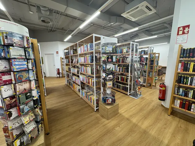 In der Bibliothek finden sich über 70.000 Medien und Sammlungen. | Foto: MeinBezirk/Bianca Mader