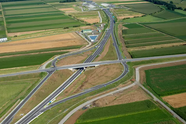 Der nun fertiggestellte Ostteil der S7 zwischen Dobersdorf und Heiligenkreuz ist 13,5 Kilometer lang. | Foto: Langhans