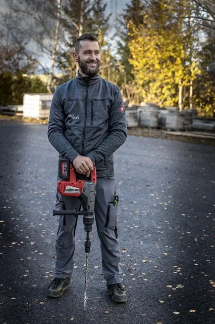 Hannes Breuer von der Firma Edel und Stahl in St. Martin. | Foto: zVg