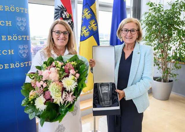 Landeshauptfrau Johanna Mikl-Leitner verabschiedete Ulrike Königsberger-Ludwig heute offiziell aus der Landesregierung. | Foto: NLK Burchhart