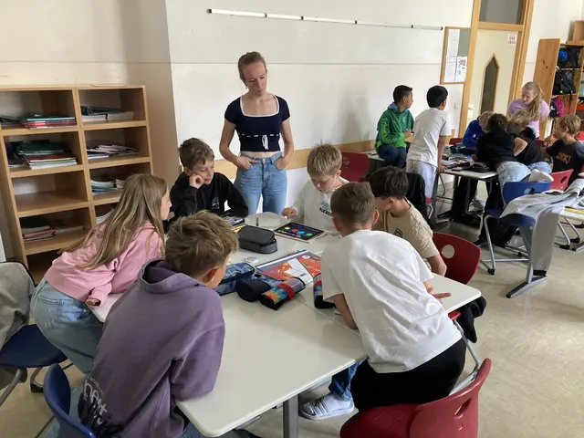 Die Schülerinnen und Schüler beschäftigten sich intensiv mit dem Thema Verkehrssicherheit. | Foto: MS Egger-Lienz
