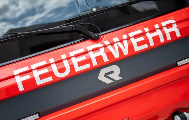 Die Feuerwehr musste das Fahrzeug befreien, heißt es bei den Wiener Linien. (Archiv) | Foto: GEORG HOCHMUTH / APA / picturedesk.com