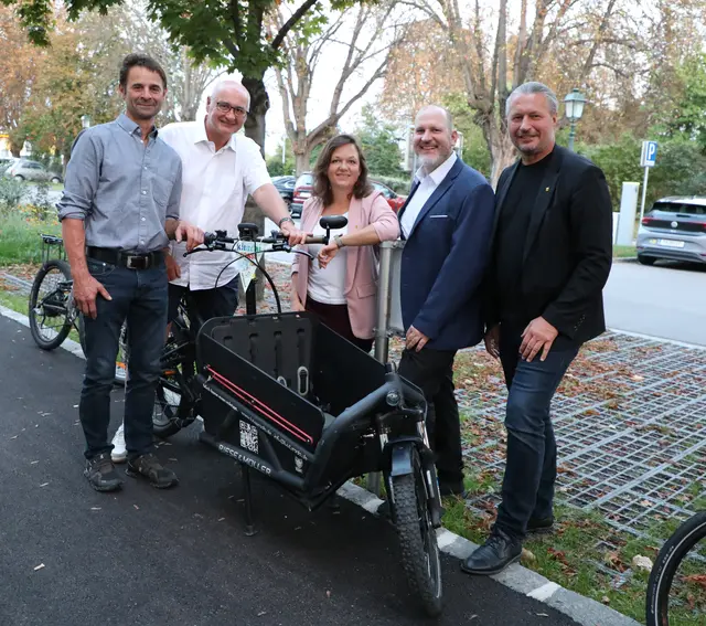 Setzen auf eine gemeindeübergreifende Zusammenarbeit im Bereich Mobilität: die Bürgermeister Heinrich Brustbauer (Mautern) und Wolfgang Übl (Furth), Mobilitätsstadträtin Alexandra Ambrosch (Krems), Geschäftsführender Gemeinderat Franz Fehr (Rohrendorf) und Bürgermeister Peter Molnar (Krems) | Foto: Stadt Krems