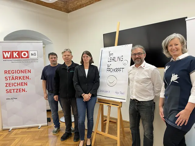 Helga Strauß (re.) mit Manfred Dietl (Moll Motor), Jürgen Wammerl (Bühler), Desiree Femböck (Reisswolf) und Johann Mandl (Keller). | Foto: Anna Schrittwieser