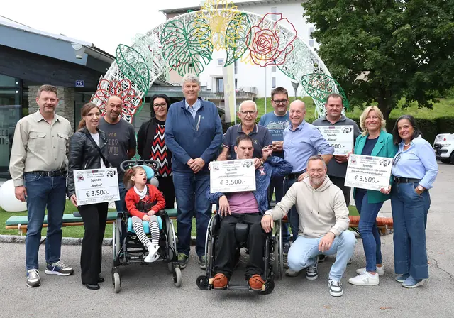 Vergangene Woche wurden die Schecks an die Familien und Organisationen übergeben. | Foto: Gerhard Kampitsch