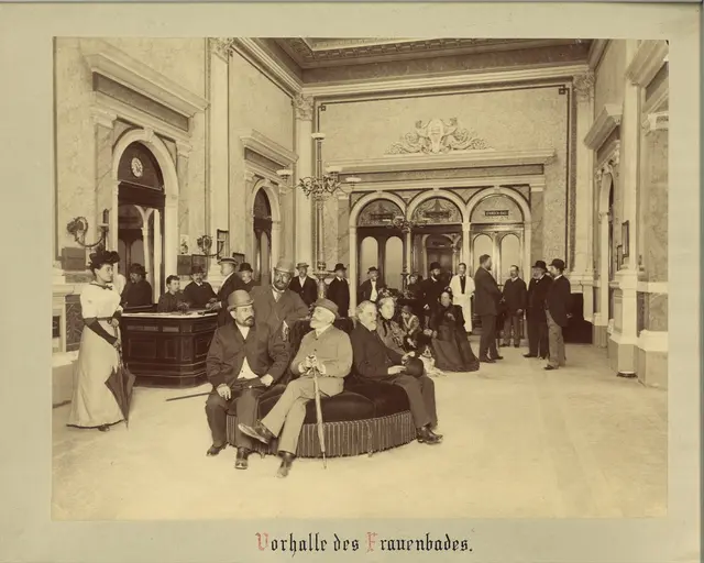 Vestibule des Frauenbades , um 1900 | Foto: Stadtarchiv Baden