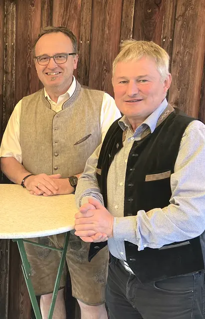 Partei-Obmann Martin Dizili-Krautgartner und Bürgermeister Erwin Diermayr freuen sich auf einen fröhlichen Familientag  | Foto: privat