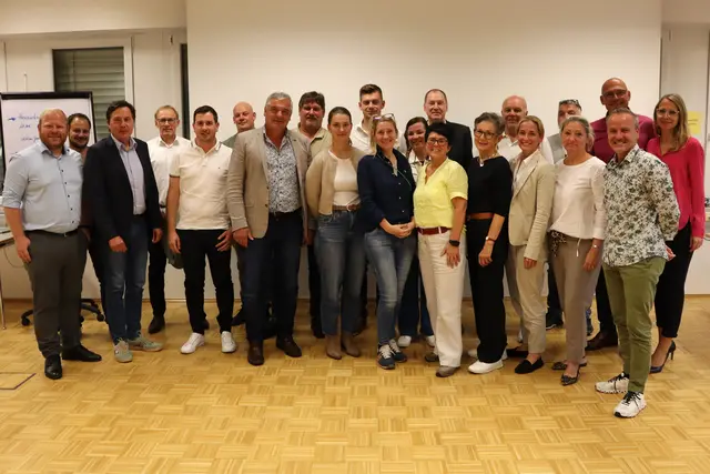 Engagierte Vertreter aus Bürgerschaft, Gemeinde, Unternehmen, Organisationen und Vereinen | Foto: Gerhard Langmann