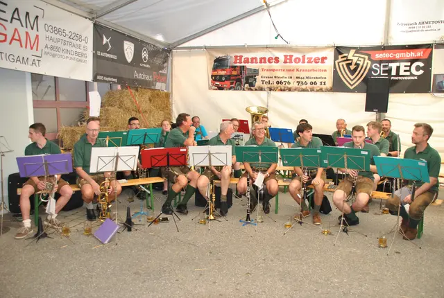 Die Parschluger Böhmische sorgte bis am frühen Nachmittag für die musikalische Untermalung. 