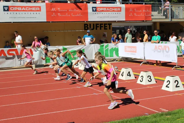 In zwei Vorrunden sprinteten die Kinder um den Einzug in das Finale ihrer Altersklasse.
