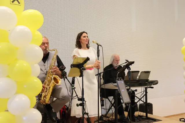 Musikalisch war der Abend ein Hochgenuss: Miss Kater &amp; Friends sowie Giuseppe Matozza begeisterten mit Live-Musik. | Foto: Alejandra Ortiz