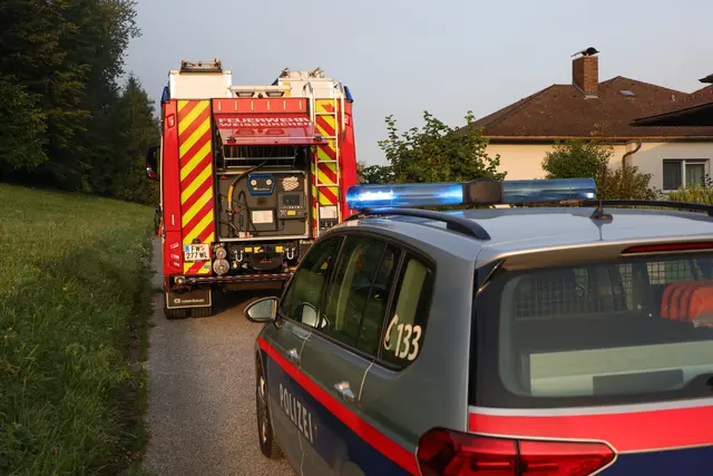Eine Verpuffung an einer Pelletsheizungsanlage in einem Einfamilienhaus in Weißkirchen an der Traun sorgte für einen morgendlichen Einsatz der Feuerwehr. | Foto: laumat.at/Matthias Lauber