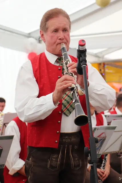 Frenetischen Applaus gab es für Alois Gollner der als Solist das Hirtenlied der Original Oberkrainer spielte.  | Foto: Edith Ertl