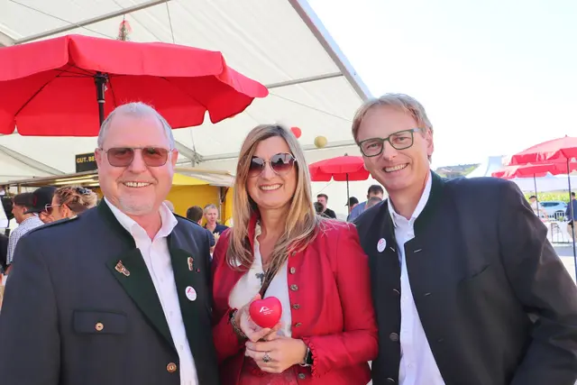 Christian Lazarevic mit Angelika und Jakob Edler/Bioenergie | Foto: Edith Ertl