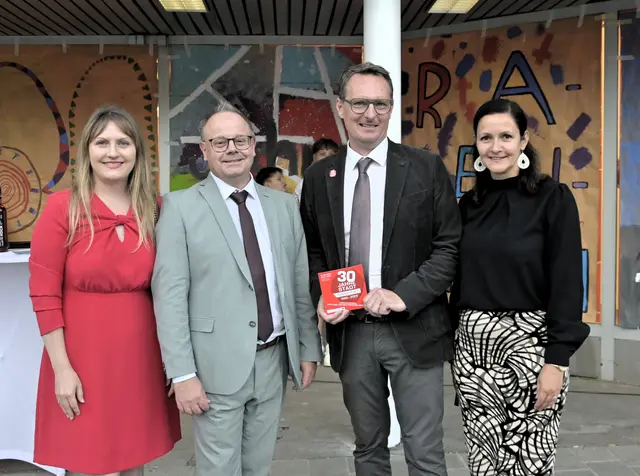 Die beiden Bürgermeister Bernd Hornikl und Michael Maier mit ihren Gattinnen Jil und Michaela