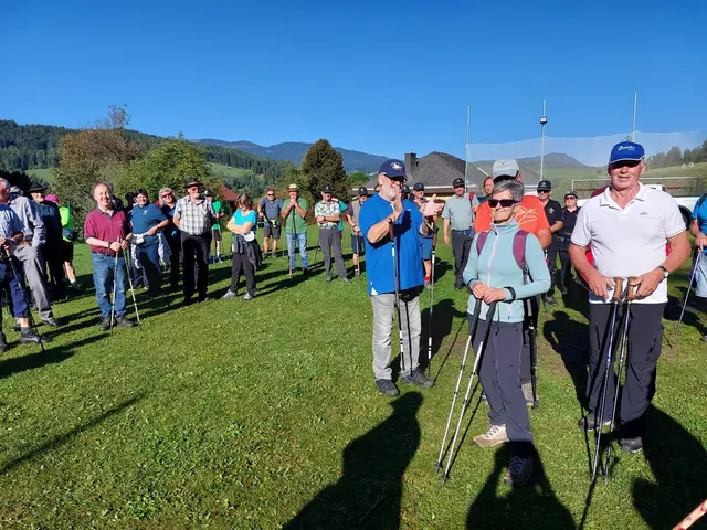 Start zum Bezirkswandertag des ÖKB in St. Veit in der Gegend. | Foto: Anita Galler