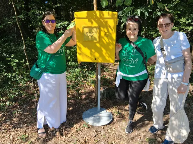 Beim "Postamt Waldquelle": Simone Habeler, Petra Hodosi und Karla Schöll-Tritremmel. | Foto: Werner Schöll