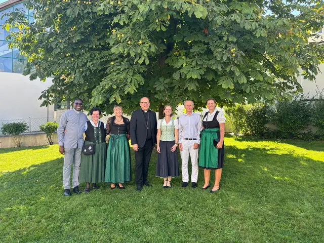 Der Bischof und das Seelsorgeraum-Team. | Foto: SR