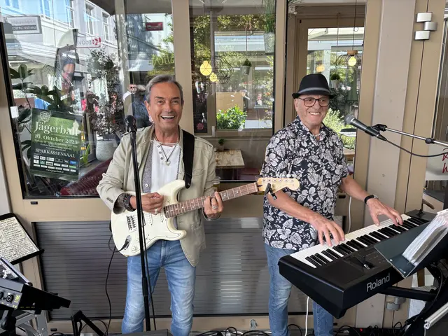Beste musikalische Unterhaltung durch Ernst Schlosser (r.) und Gerhard Riegler. | Foto: Zezula