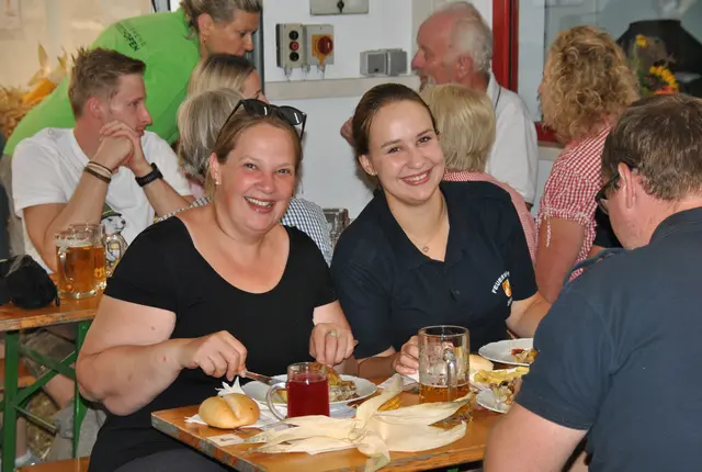 Beste Stimmung bei den zahlreichen Gästen. 