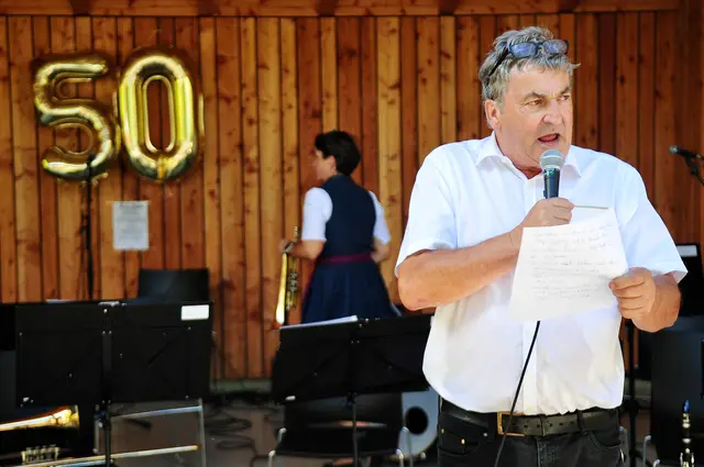 Herbert Oberacher machte den 50er voll - und kündigte gewohnt kraftvoll an, auch weiterhin aktiv bleiben zu wollen. | Foto: Hassl