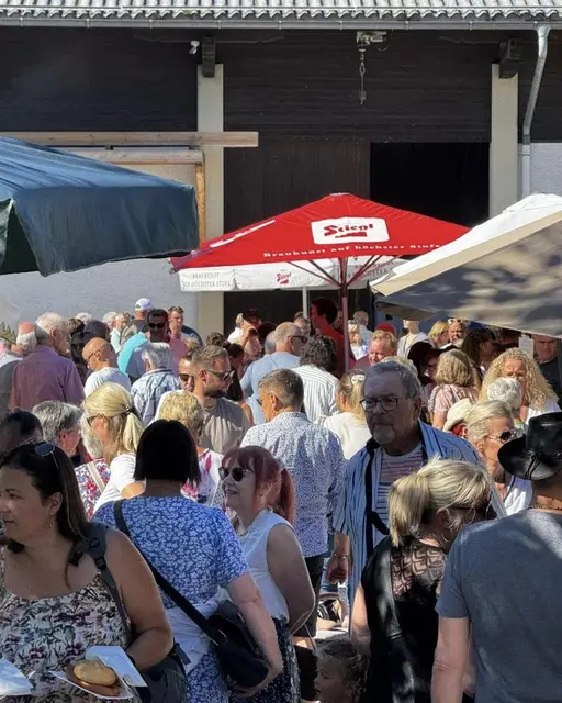 Der 1. Regionalmarkt Elixhausen punktete nicht nur durch die hohe Qualität der angebotenen Produkte, sondern auch durch die familiäre Atmosphäre.  | Foto: Wagner, Huber, Feldinger