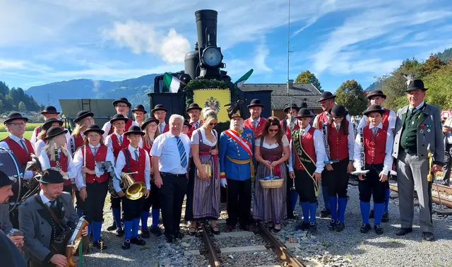 Musikalischer Empfang des Kaiserzuges am Bahnhof in Frojach. | Foto: Anita Galler