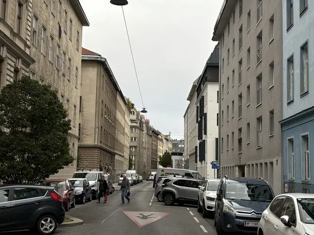 Die Margaretenstraße ist bunt! Seit Jahren ist sie Hauptschlagader für den Verkehr durch die Wieden und Margareten. | Foto: Nathanael Peterlini/MeinBezirk