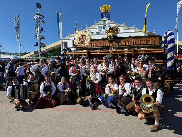 Die Kirchtagslader aus Villach waren zu Gast bei der Eröffnung in München und waren Teil des Umzuges. | Foto: Privat
