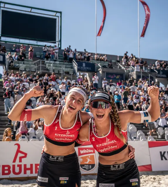 Im Tennisstadion von Kitzbühel holten sich Dorina und Ronja Klinger ihren zweiten Staatsmeistertitel. | Foto: Lukas Anzinger