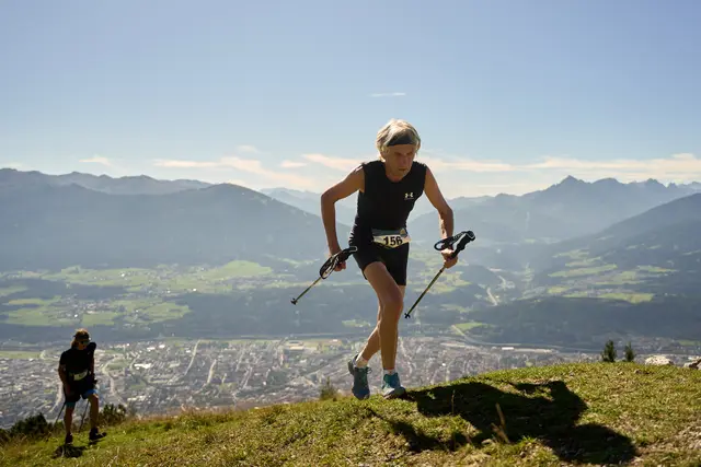 Der Vertical Run fand am 20. September in Innsbruck statt. Knapp 200 Läuferinnen und Läufer bezwangen den Lauf hinauf auf die Nordkette. | Foto: max2