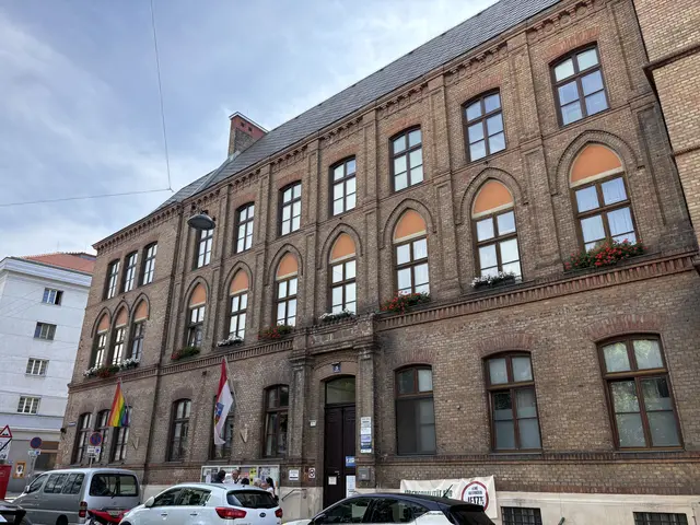 Die Bezirkspolitik hat im Amtshaus Favoriten diskutiert und abgestimmt.  | Foto: Michael Marbacher/Meinbezirk