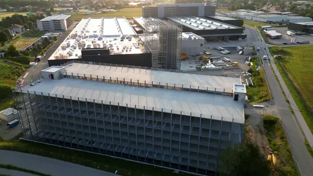 Als Firmenzentrale wächst der "TGW-Evolution Park" in Marchtrenk nun um 25.000 Quadratmetern, auf denen hochmoderne Produktion stattfinden soll. | Foto: TGW Logistics