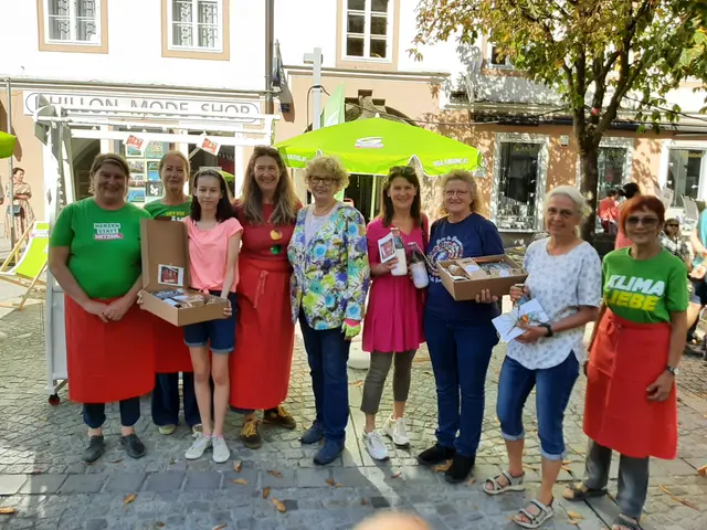 Paradeiser-Kaiserinnen mit Siegerin Gabriele Puchegger (Mitte) und dem Organisationsteam der Grünen. | Foto: Grüne
