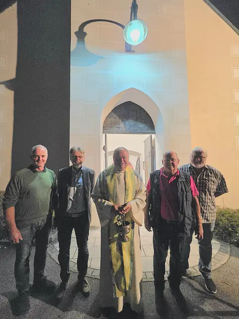 Karl Braunshofer, Willi Dworschak, Willi Magerl und Peter Kohoutek schufen diese LED-Beleuchtung, die wenig Energie benötigt. | Foto: Zarl