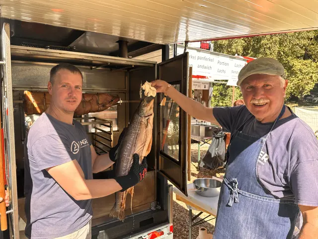 Restaurant Catering Pranger mit dem mobilen Smoker | Foto: Lisa Stöckl