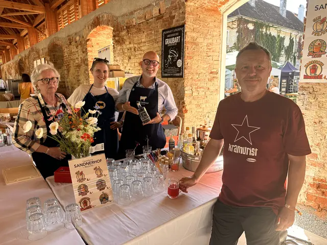 Ebenso durfte fleißig verkostet werden.  | Foto: Lisa Stöckl