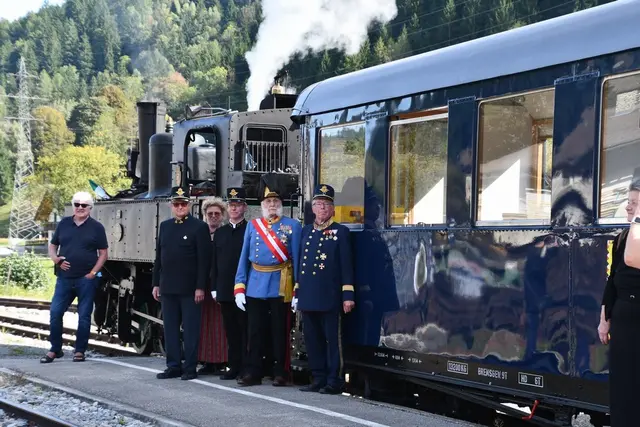 Die kaiserlichen Hoheiten beim Kaiserzug am Sonntag in Frojach. | Foto: Anita Galler