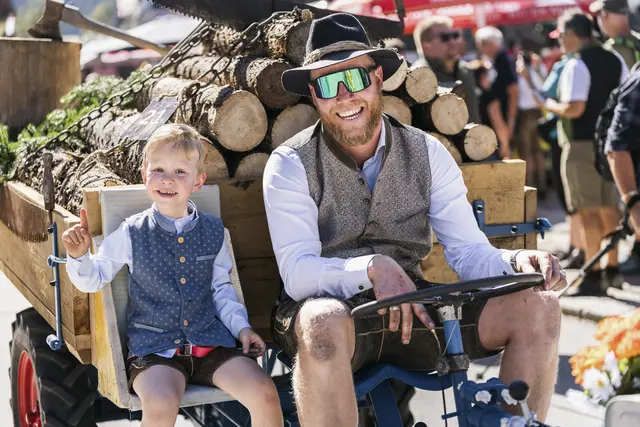 Jung und Alt wirkten beim Festumzug mit. | Foto: TVB Krimml