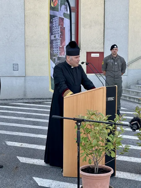 Der katholische Militärdekan Alexander Wessely | Foto: MeinBezirk/Birgit Bachhofner