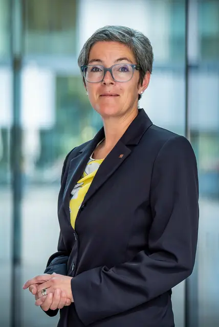 Kathrin Eberle führt die Bezirkshauptmannschaft Innsbruck-Land | Foto: © Land Tirol/Christanell