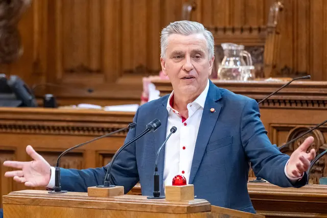 Josef Taucher (SPÖ) versichert, dass die Vereinbarung zum U2/U5-Ausbau jetzt nachverhandelt werden. Der Öffi-Ausbau sei generell zu begrüßen.  | Foto: Michael Indra / SEPA.Media / picturedesk.com
