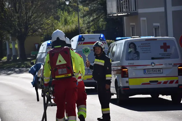 Nach der Triage wurden Betroffene mit schwereren Verletzungen in das LKH Feldbach gebracht. | Foto: MeinBezirk / Leonie Herrmann