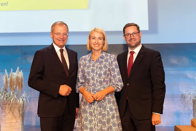 Landeshauptmann Thomas Stelzer, LH-Stellvertreterin Christine Haberlander und ÖVP-Landesgeschäftsführer Florian Hiegelsberger. | Foto: Fabian Pischinger