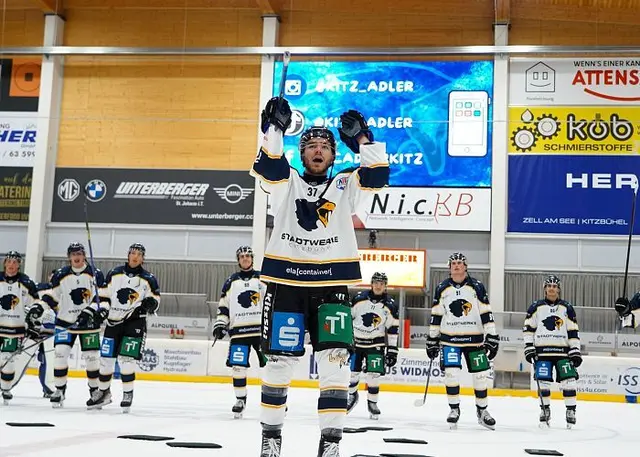 Die Eis-Adler jubelten über den Auftaktsieg. | Foto: KEC