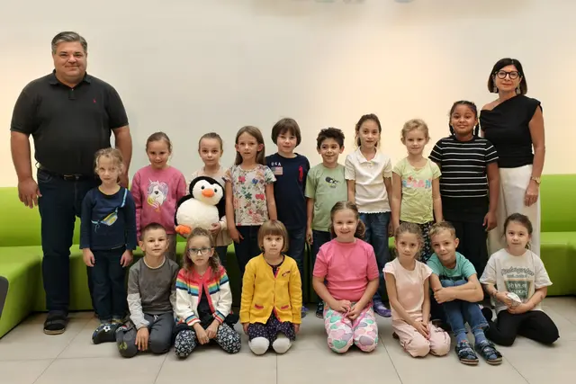 2025 Volksschule Grafenwörth, 1b mit Direktor Jürgen Duffek und Klassenlehrerin Doris Göttl. | Foto: Christian Nowotny
